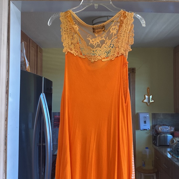 Orange and white dress, size Medium short sleeves. - Picture 6 of 7